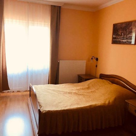 Horváth Vendégház Orosháza Esterno foto