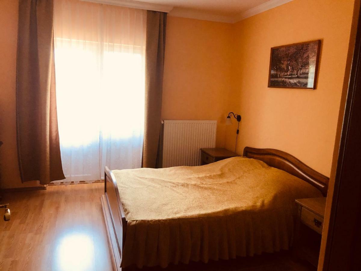 Horváth Vendégház Orosháza Esterno foto
